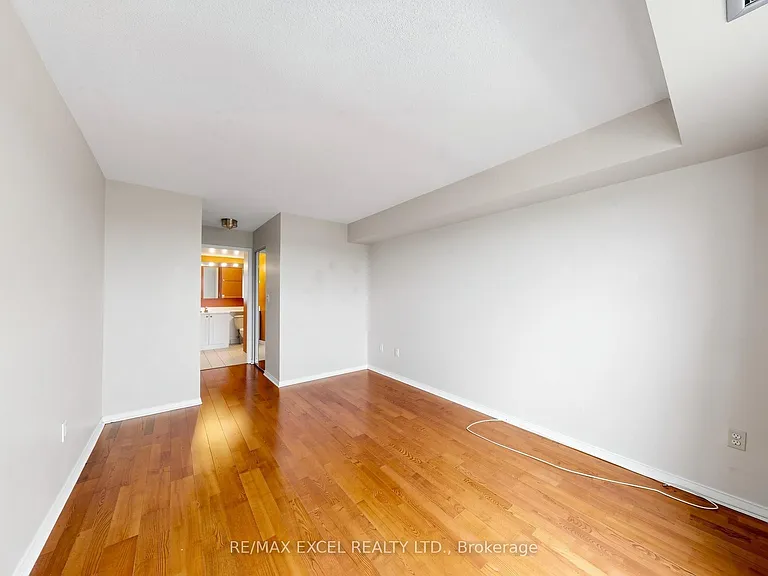 28 Pemberton Ave #706 — Photo 18
