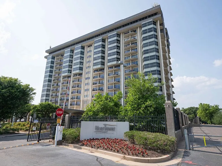 655 S Riverside Dr #1103 — Photo 9