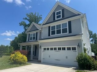 445 Rose Garden Ln, Chesapeake, VA 23320
