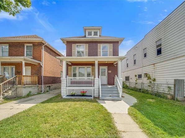 392 Curry Ave, Windsor, ON N9B 2B7
