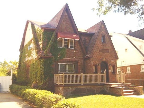 Frontview of home