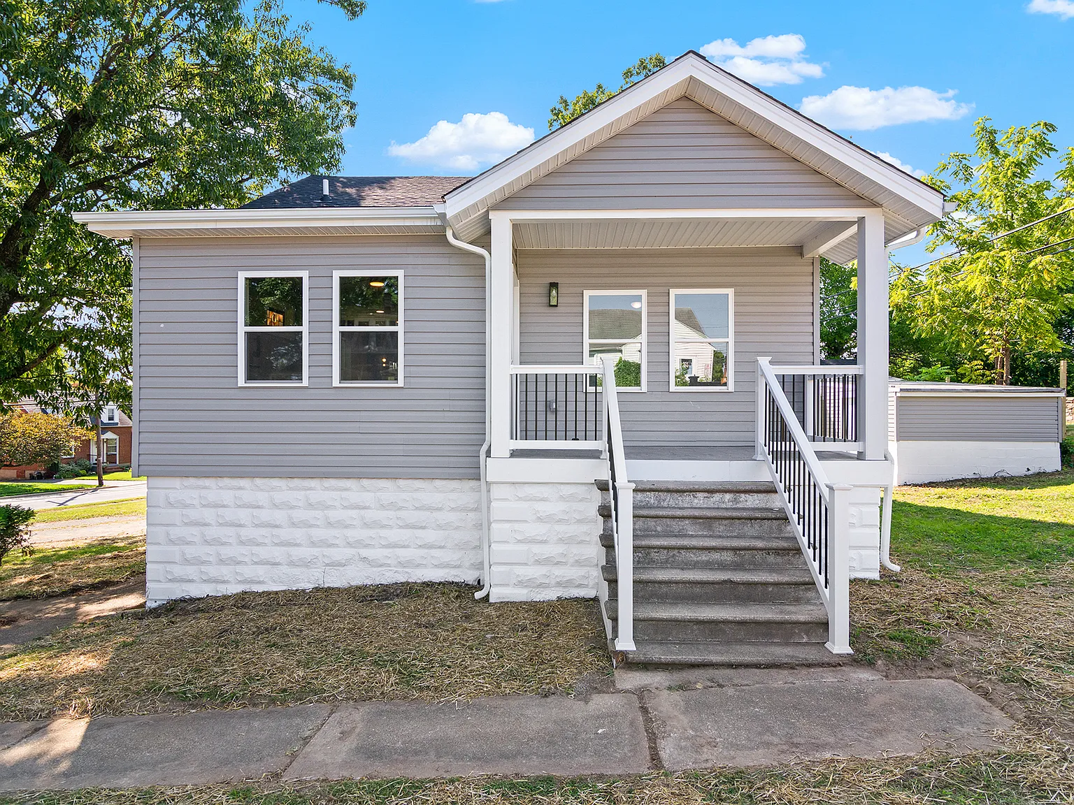 4 bed, 2470 sqft, $3,500 — Photo 3