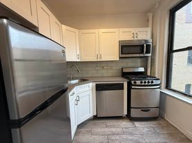 25-21 31st Ave, Astoria, NY