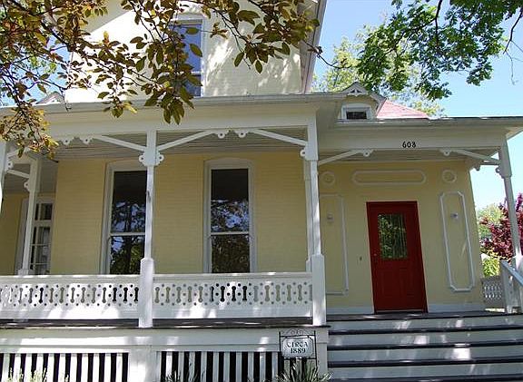 2nd image of 608 Olive St