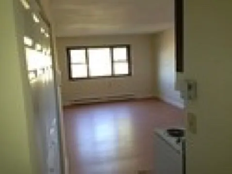 Liberty Court — Photo 3