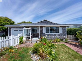 870 11th St SW, Bandon, OR 97411
