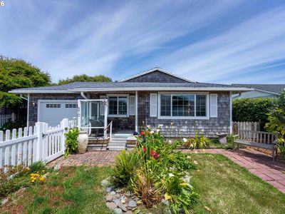 870 11th St SW, Bandon, OR, 97411