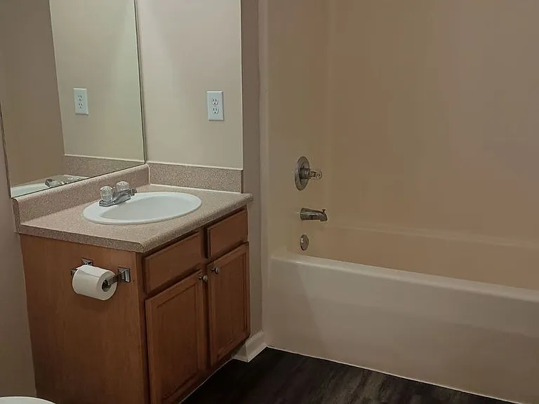 185 - COUNTRY VIEW APARTMENTS — Photo 45