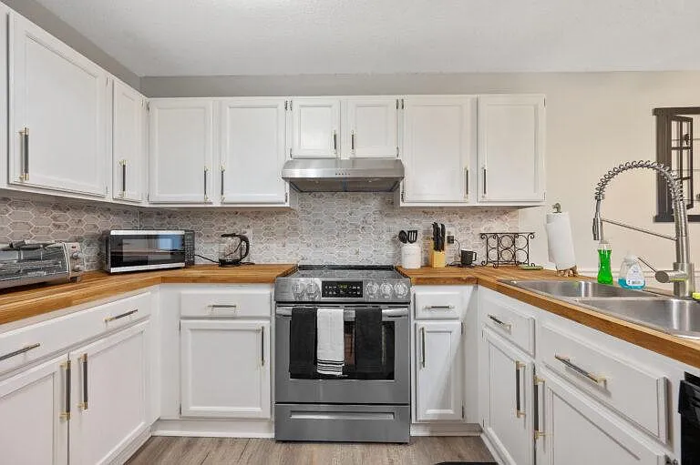 2625 Hitchcock Dr — Photo 5