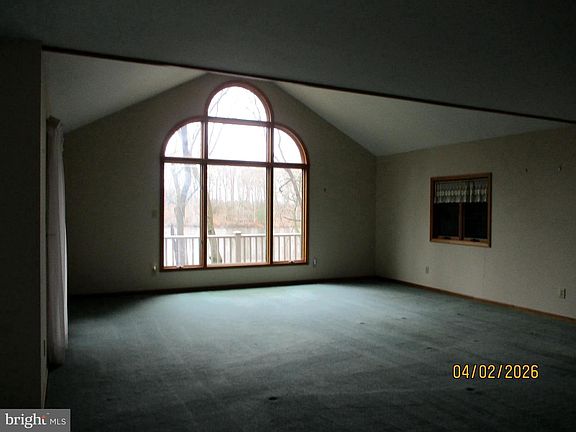5th image of 55 Lakeview Dr