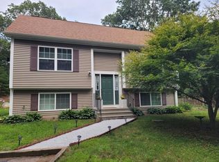 89 Colvintown Rd, Coventry, RI 02816