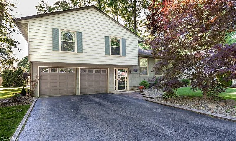 371 Wheelock Dr NE photo 1