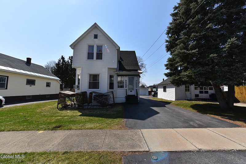 3rd image of 2 E Decker Street
