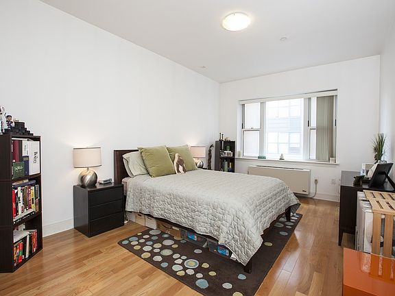 4th image of 4126 27th St APT 4E