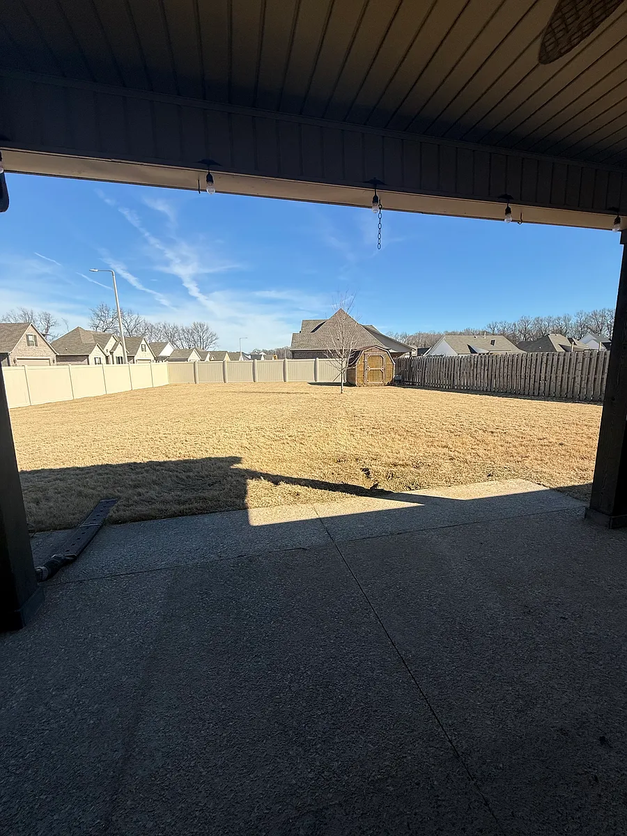 Building Photo - 306 Saddlebrook Dr