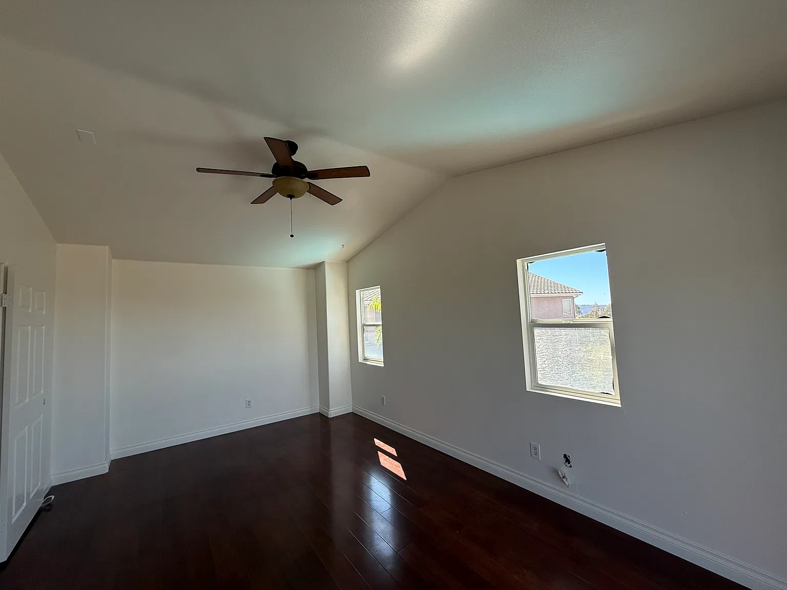 5 bed, 2.5 bath, 2224 sqft, $4,700 — Photo 4