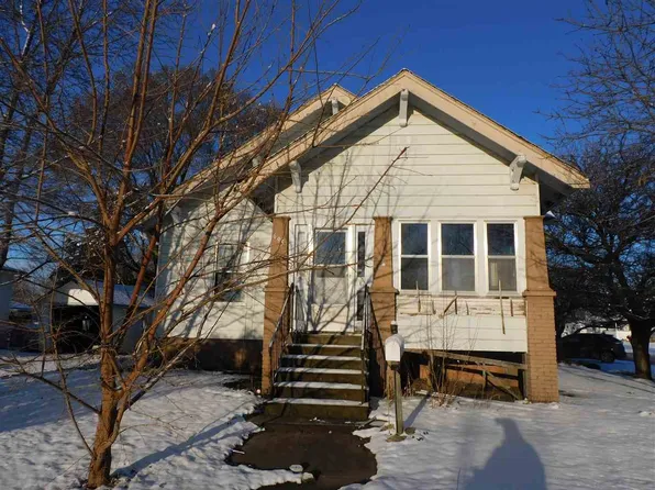 695 Western Ave, Marengo, IA 52301