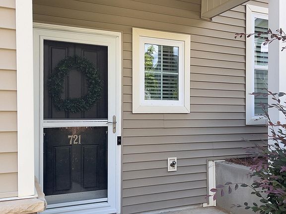 3rd image of 721 Elmbrook Dr