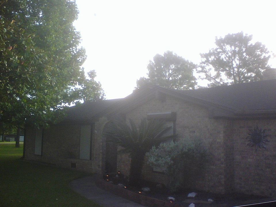 1st image of 4113 Wells Dr #115