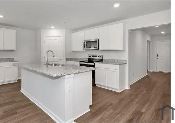 5 bed, 2016 sqft, $2,600 — Photo 3