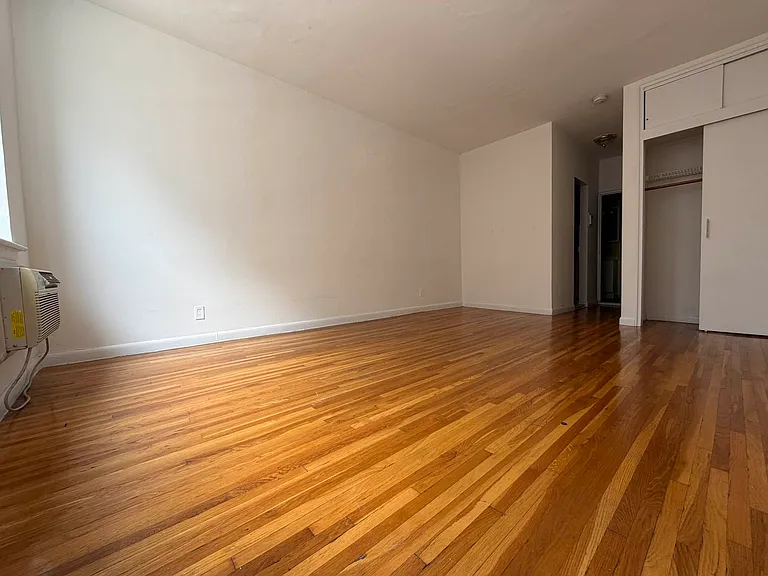1324 2nd Ave #5D — Photo 4