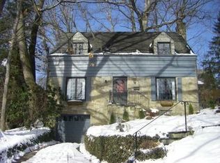 102 Youngwood Rd, Pittsburgh, PA 15228