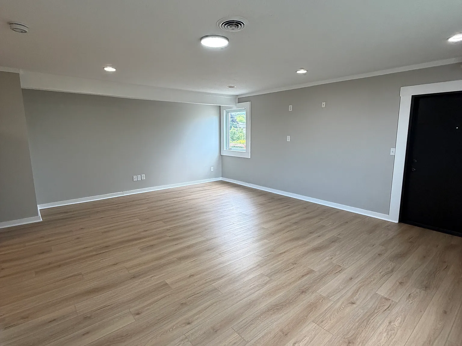 2 bed, 950 sqft, $1,500 — Photo 4