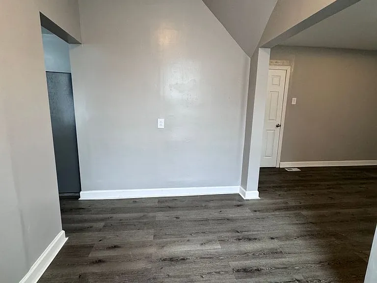 2244 S Spaulding Ave — Photo 13