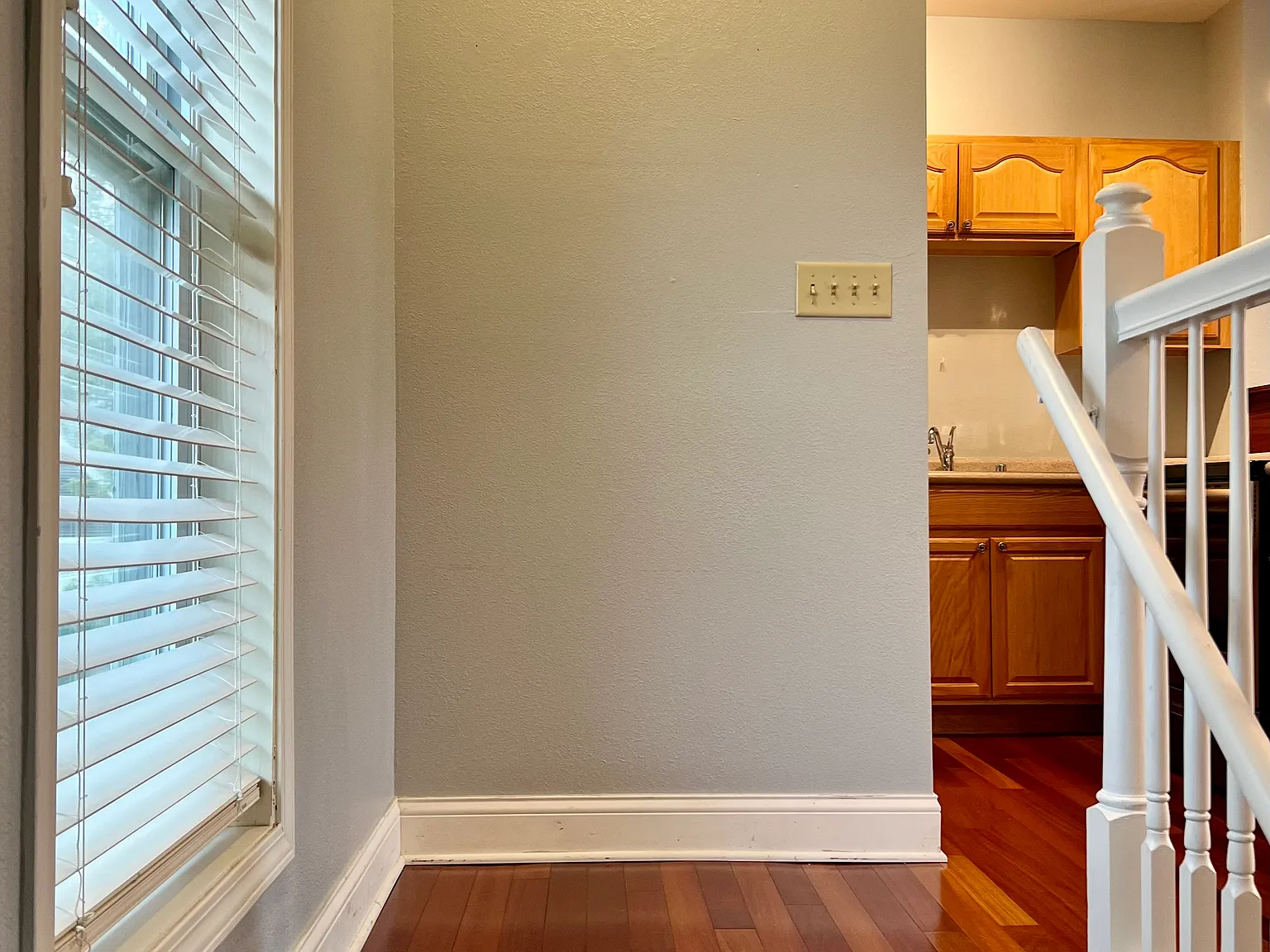 2 bed, 1095 sqft, $1,740 — Photo 2