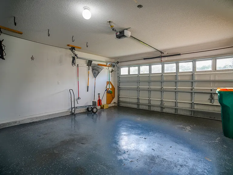 1632 Janet Ln — Photo 12
