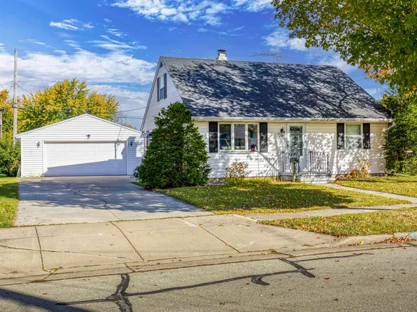 444 Patrick St, Combined Locks, WI 54113