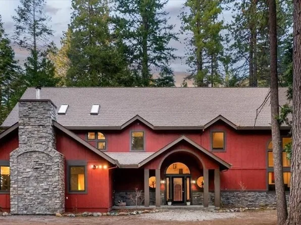 4025 Summit Dr, Mount Shasta, CA 96067