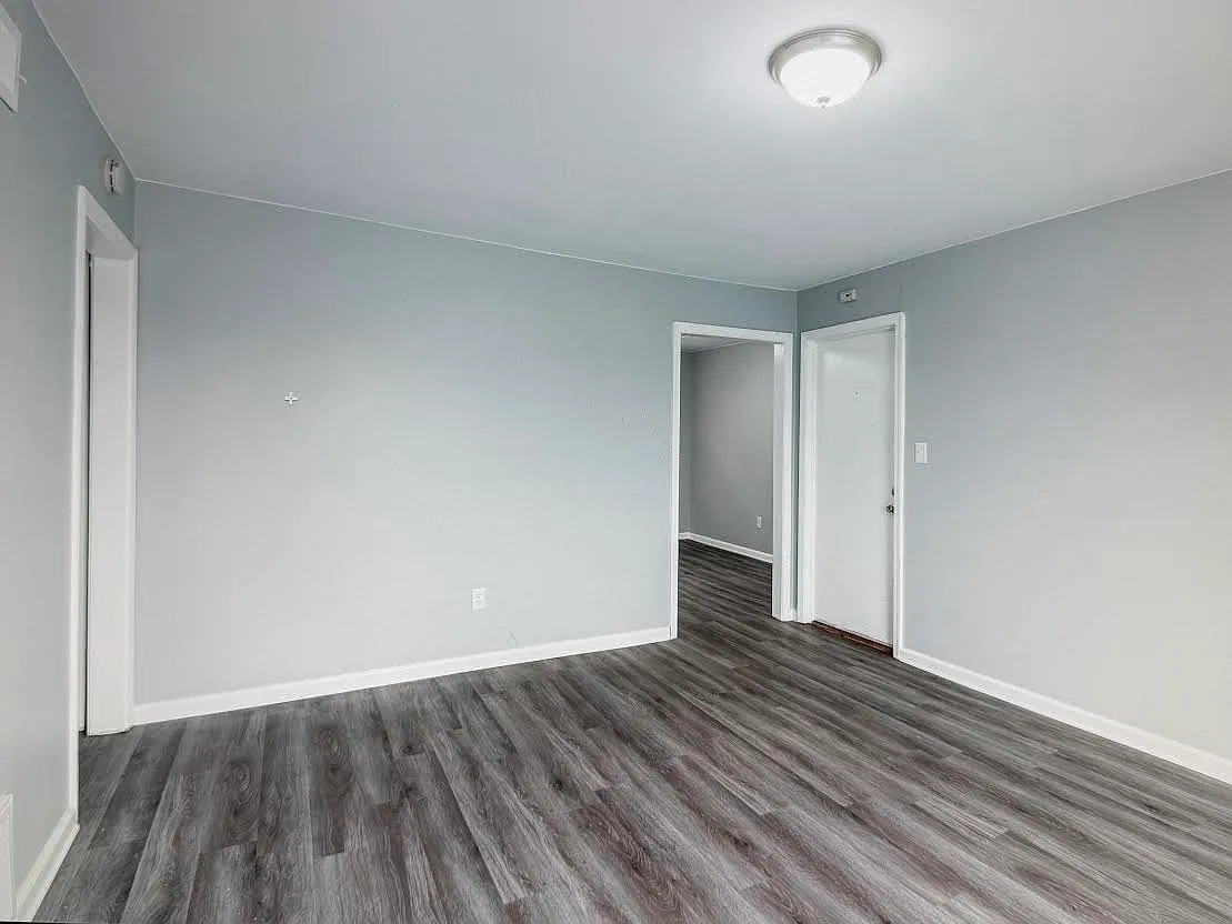 2 bed, 1.5 bath, 930 sqft, $1,700 — Photo 4
