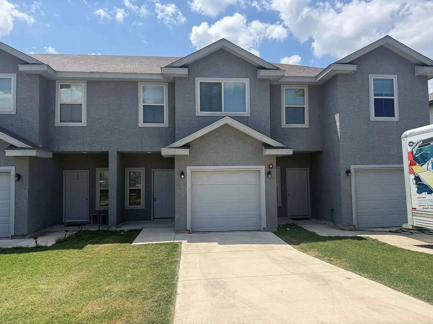 Beautiful townhome in Live Oak quick access to I35 and 1604! — Photo 1