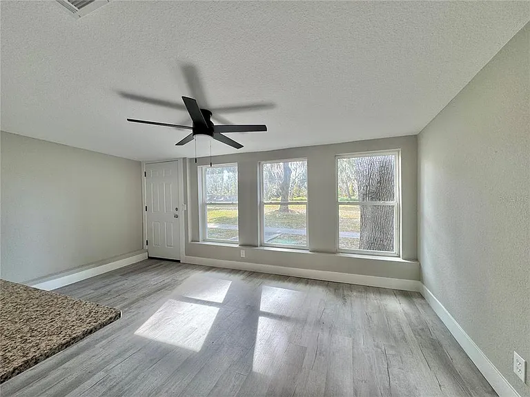 2346 Section Dr — Photo 13