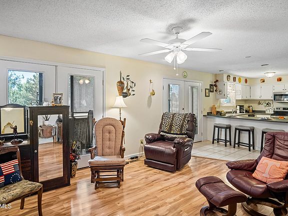 2nd image of 412 Carmel Ct