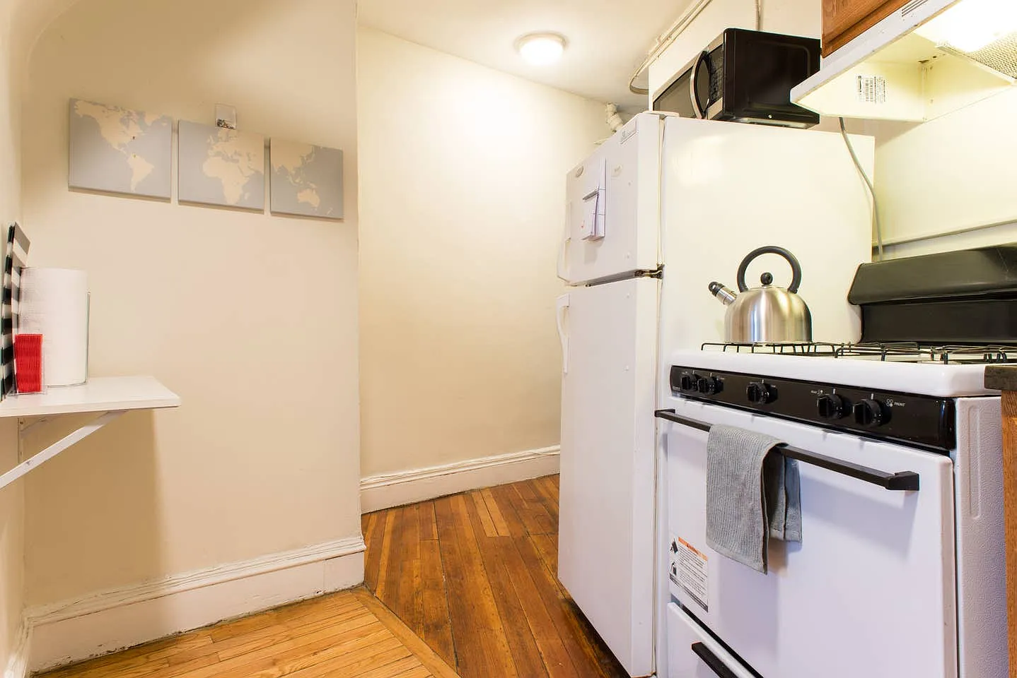 4 bed, 9999 sqft, $4,500 — Photo 2