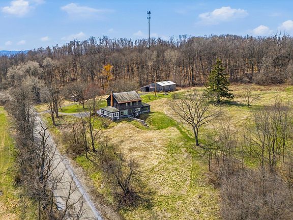 3rd image of 631 N Cream Hill Road