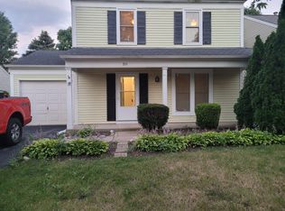 351 Golf Ln, Algonquin, IL 60102