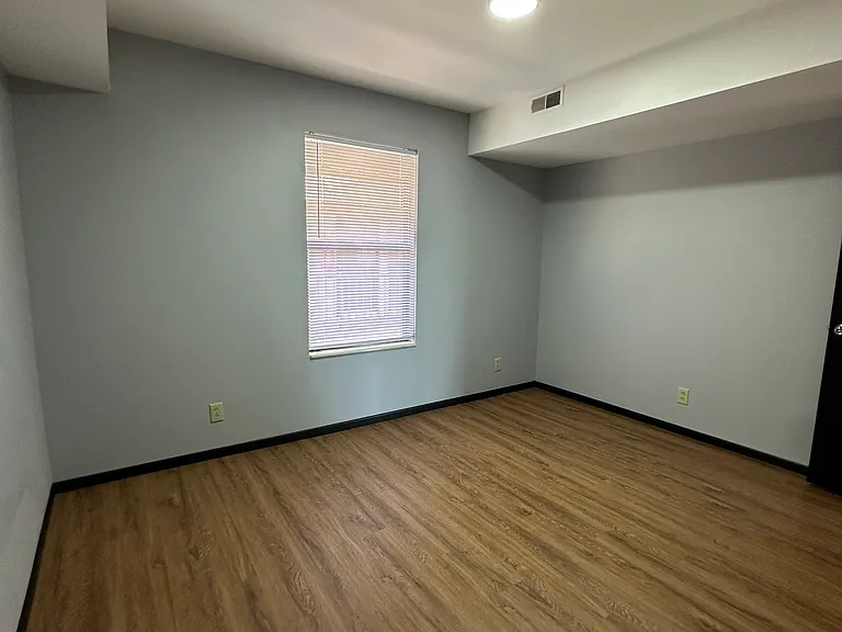 Vawter Street Apartments — Photo 11