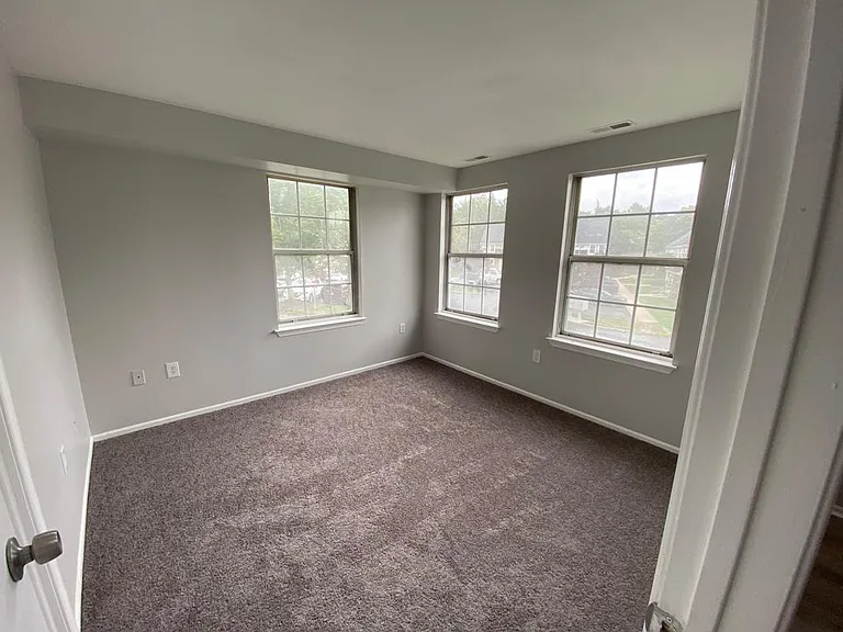 716 Lady Slipper Ct — Photo 7