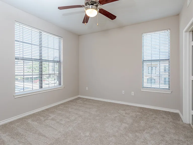 Greenhaven Apartments — Photo 20