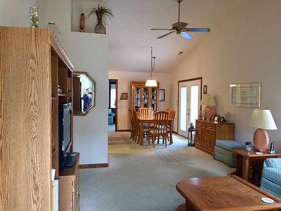 Cathedral w/ceiling fan