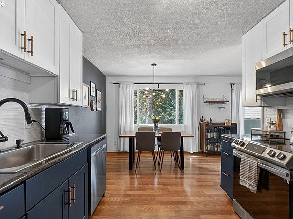 5th image of 6036 SW 25th Ave