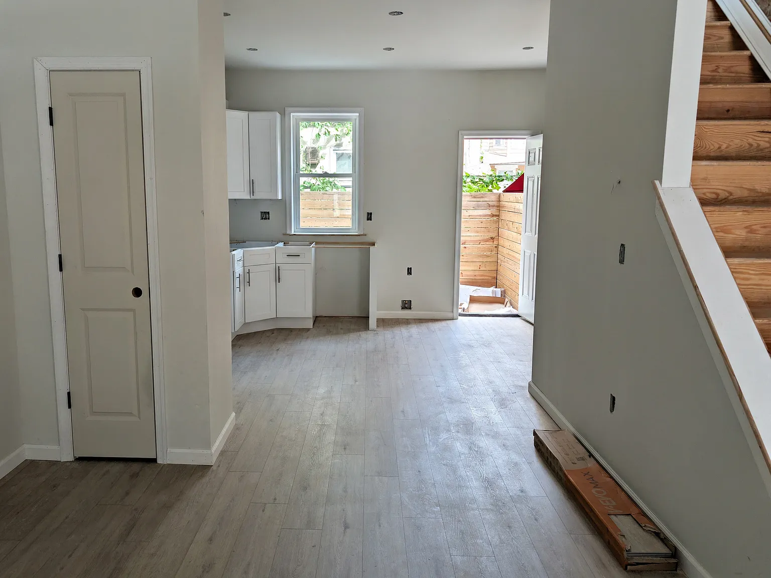 2 bed, 750 sqft, $1,500 — Photo 2