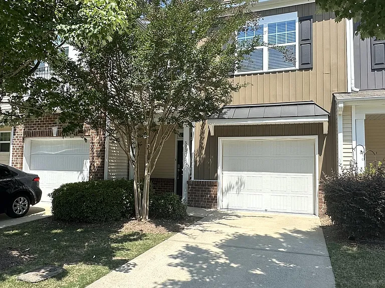 503 Panorama View Loop — Photo 1