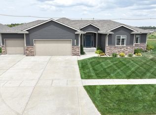 1703 E Sycamore Ave, Norfolk, NE 68701