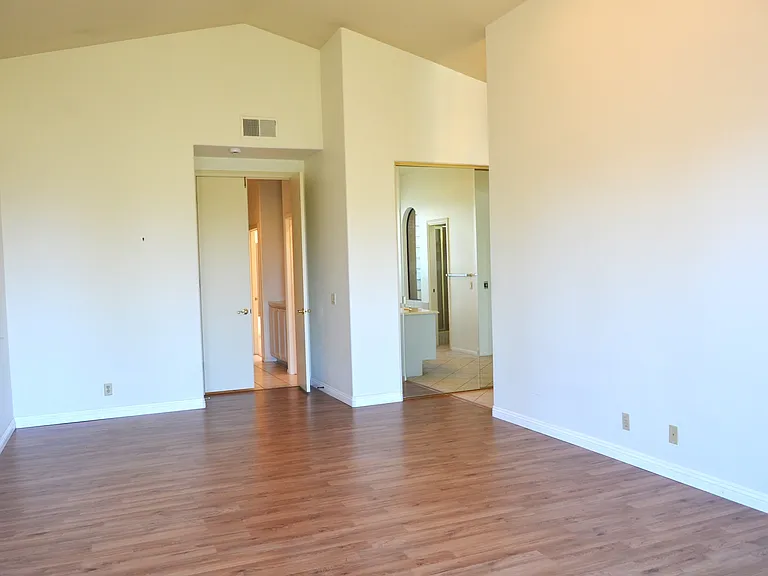 12065 Tretagnier Cir — Photo 23