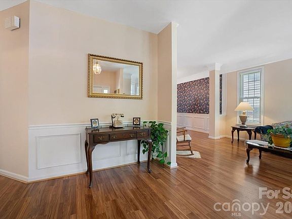 5th image of 11932 Fox Glen Rd