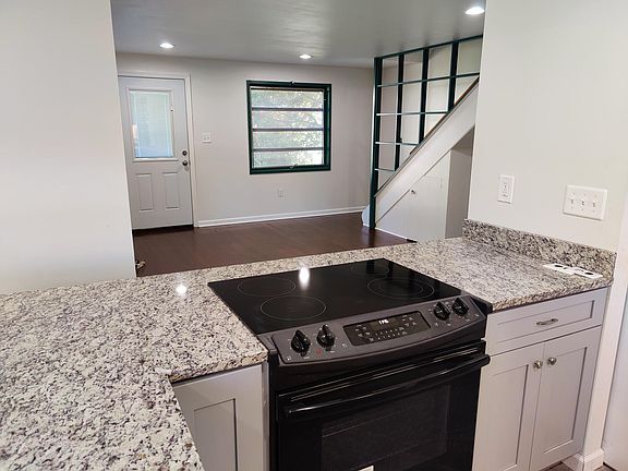 3rd image of 10713 Ashby Pl